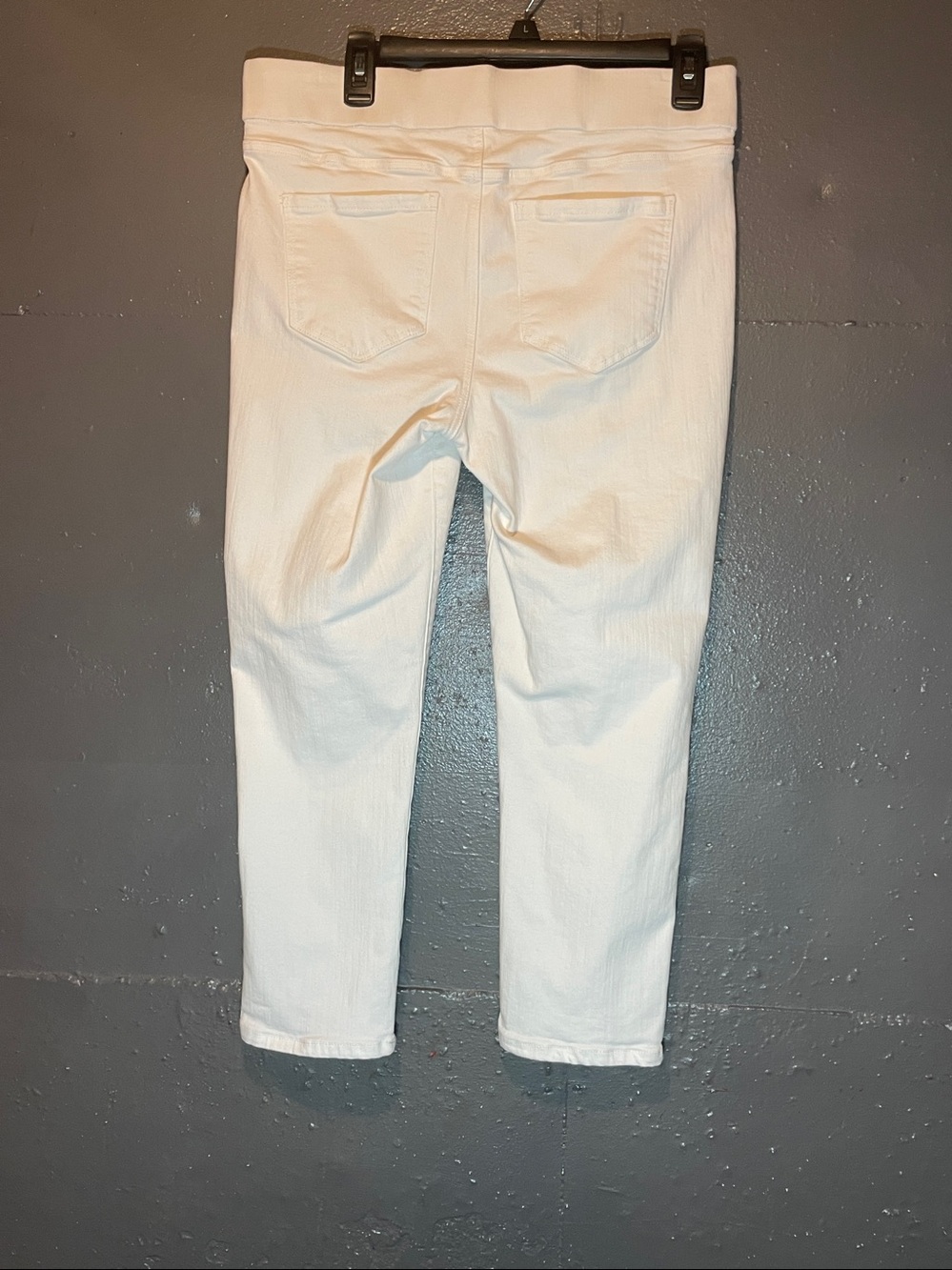 Liverpool White Crop Pants. - Picture 2 of 6